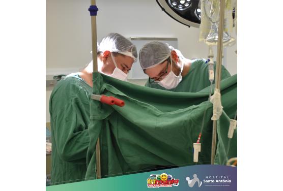 Médicos do Hospital Santo Antônio operam cérebro com paciente acordado.